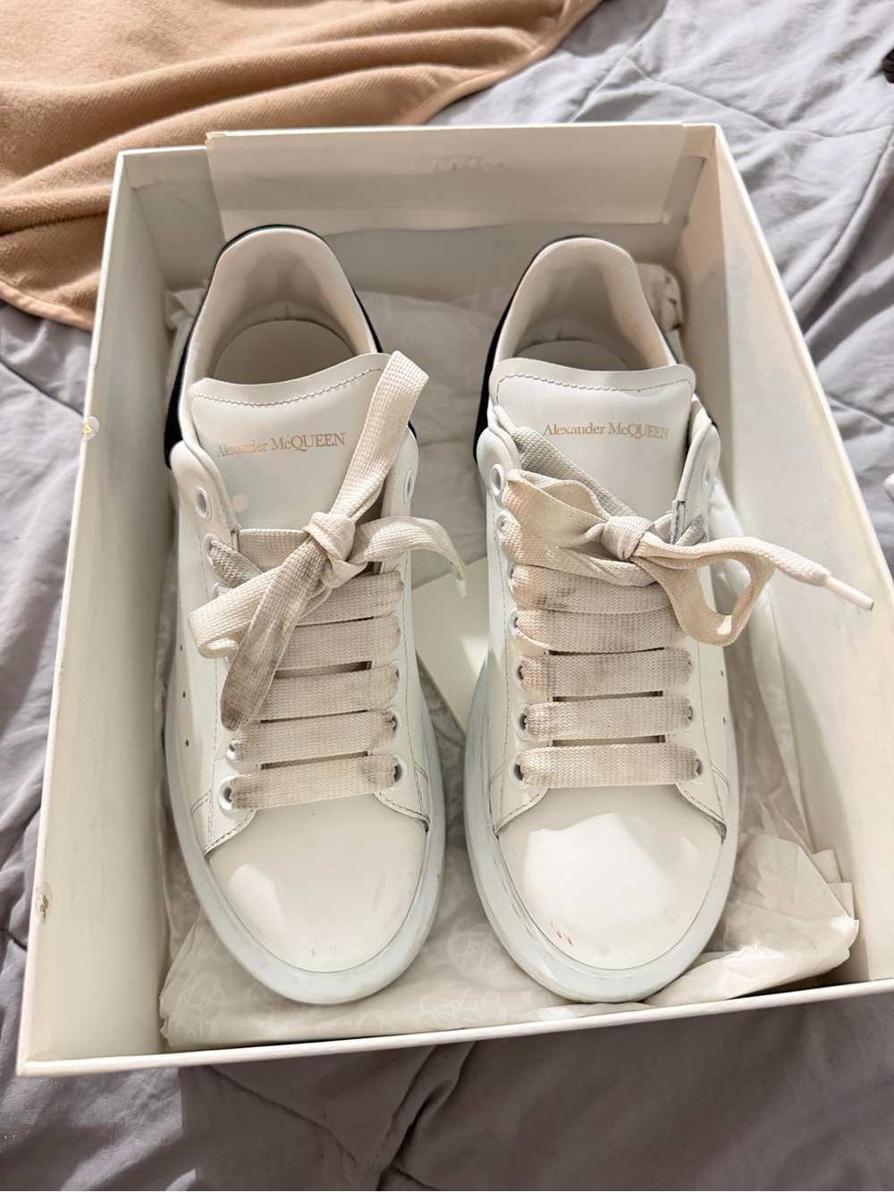 Alexander McQueen White Low-Top Leather Sneakers with Cream Laces
